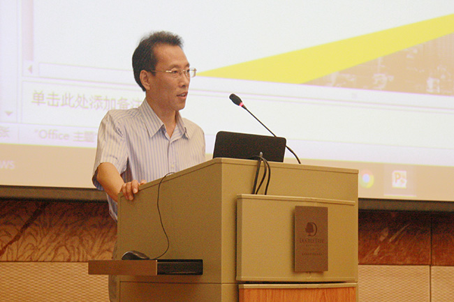 研讨会由浙江传媒学院大学生创新中心及视听媒体虚拟仿真实验教学中心主任贠伍老师主持1.jpg
