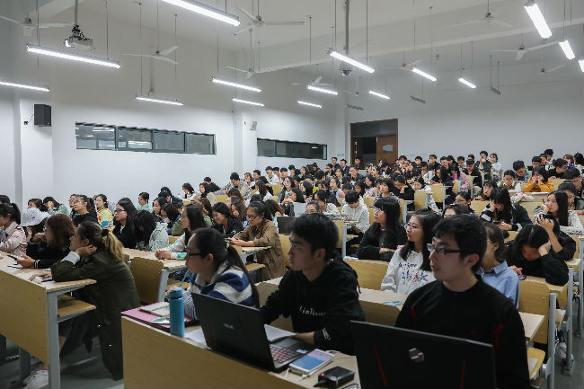 申屠璐瑶3.jpg